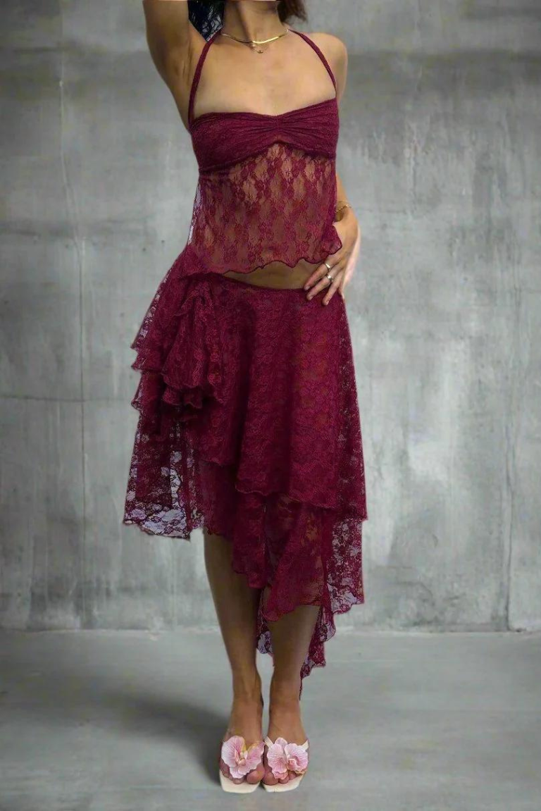 Sophie Lace Skirt in Wine