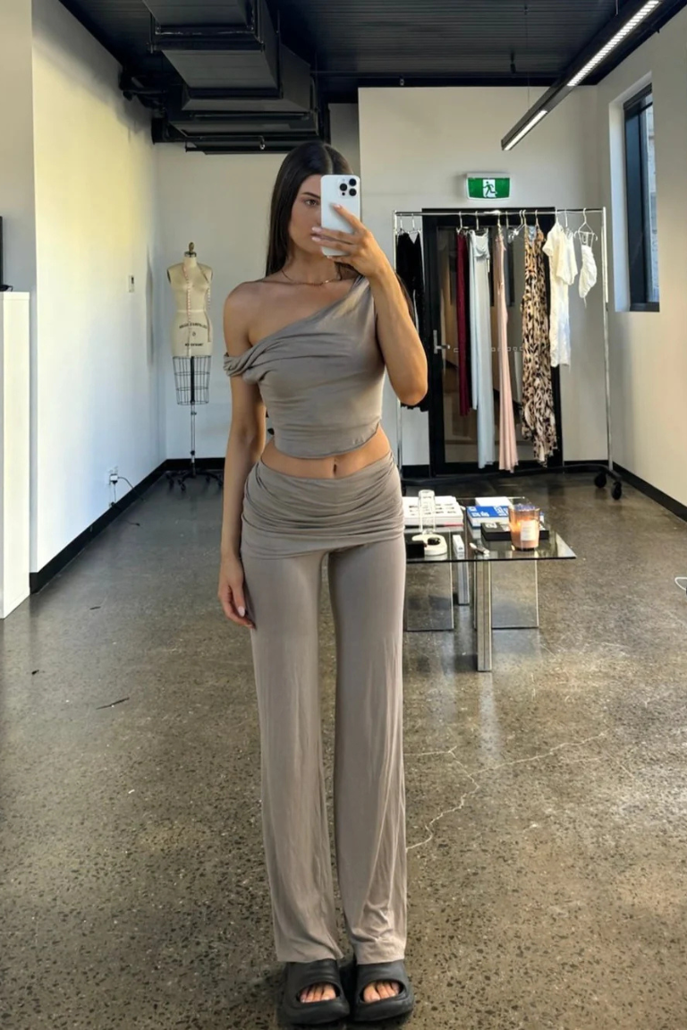 Venus Set in Cashew